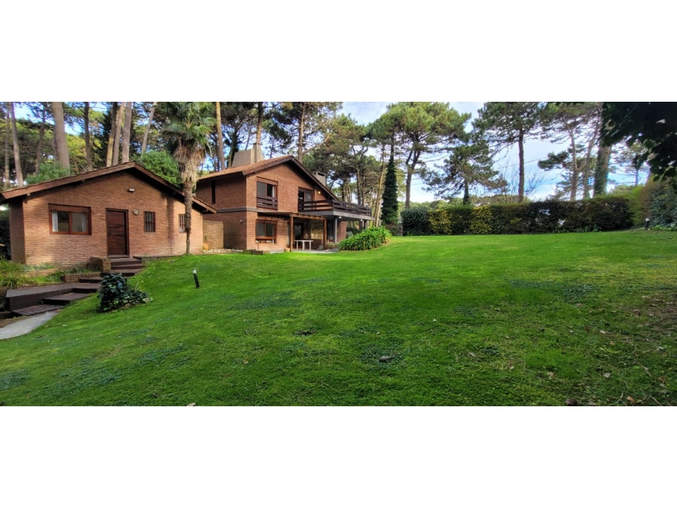 Vendo Casa en Pinamar 5 dorm. en Zona Lasalle — foto 6