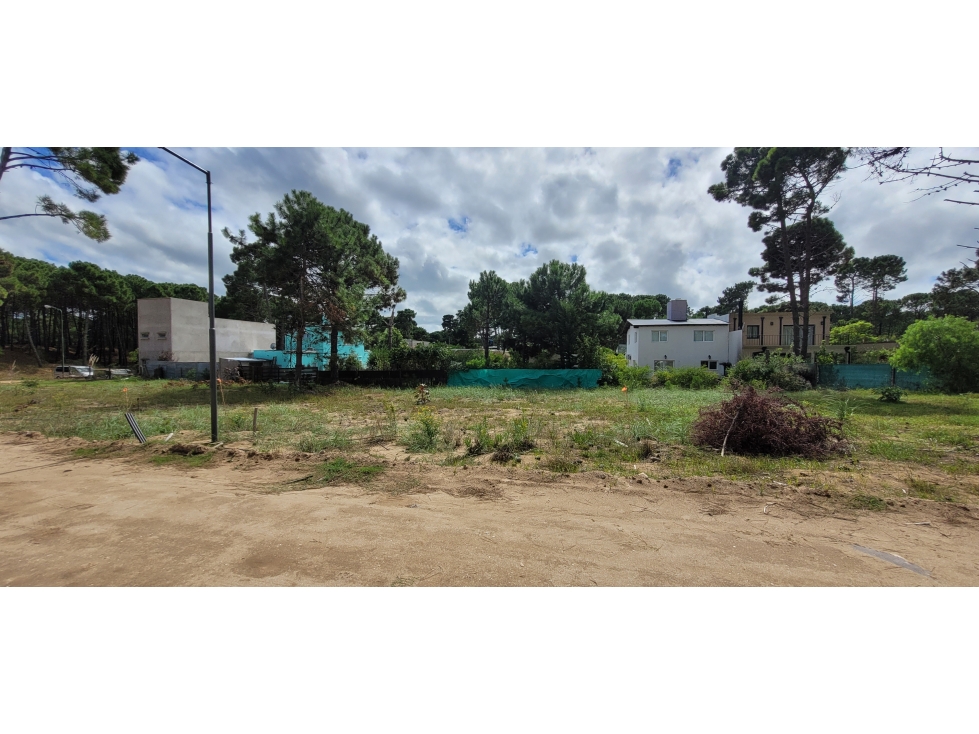 Lote en Pinamar oportunidad con buena orientación toma vehiculo