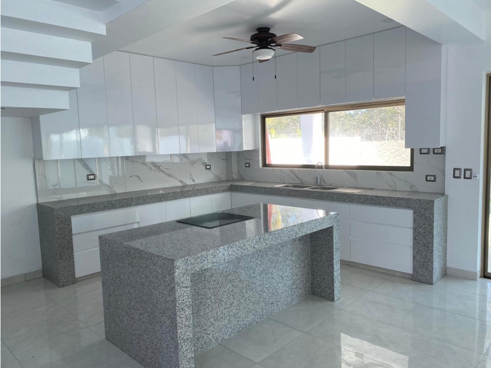RESIDENCIAL LAGOS DEL SOL SE RENTA CASA MODERNA Y LUJOSA — foto 4