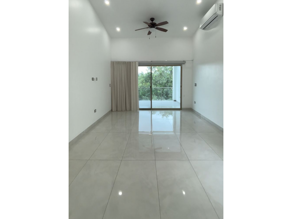 RESIDENCIAL LAGOS DEL SOL SE RENTA CASA MODERNA Y LUJOSA — foto 6