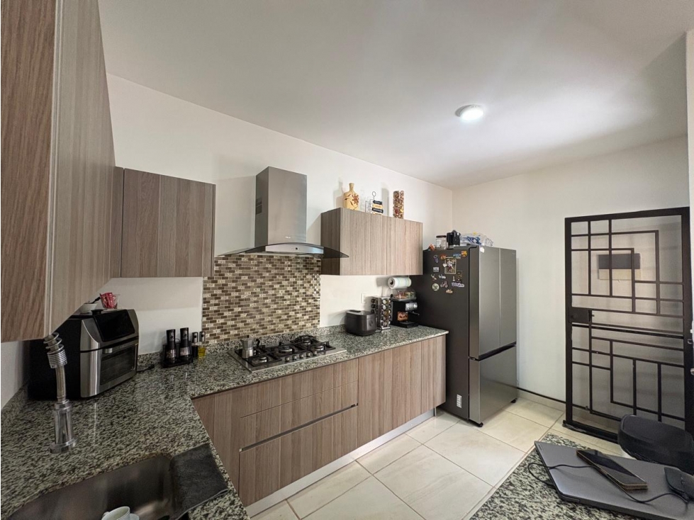 CATANIA RESIDENCIAL VENTA DE CASA AMPLIA Y COMODA — foto 5
