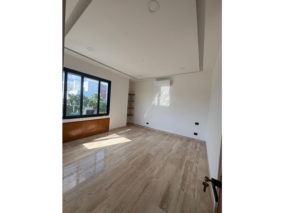RESIDENCIAL AQUA VENTA DE CASA AMPLIA Y MODERNA — foto 4