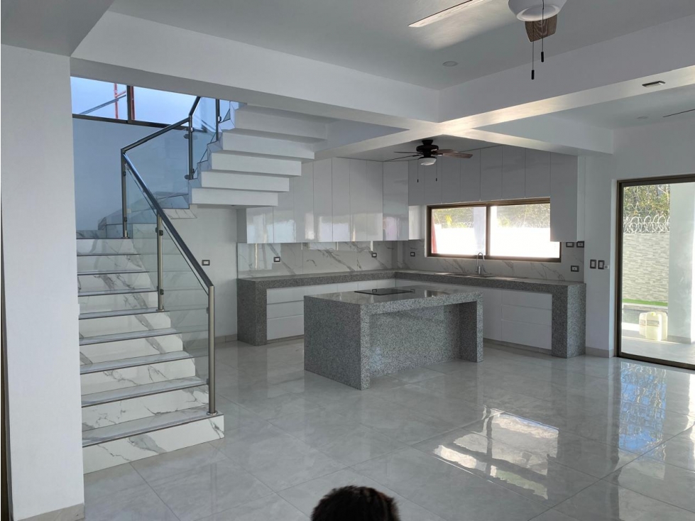 RESIDENCIAL LAGOS DEL SOL SE RENTA CASA MODERNA Y LUJOSA — foto 3