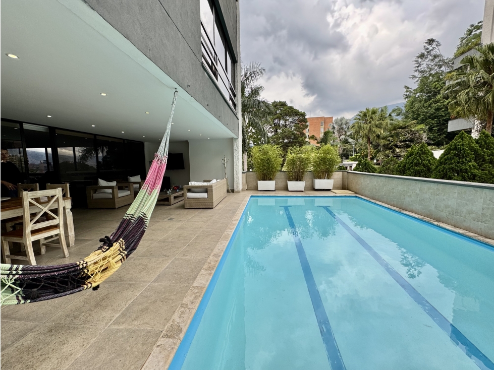 APARTAMENTO DE DOS PISOS CON PISCINA PRIVADA EN EL POBLADO!!