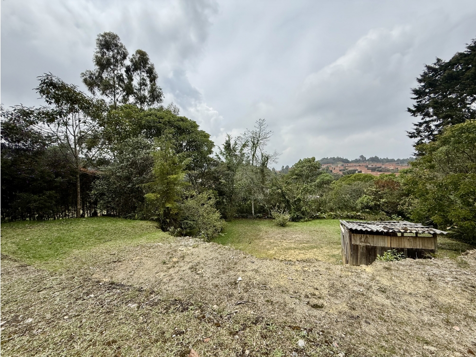 LOTE EN EXCLUSIVA PARCELACION EN EL ALTO DE LAS PALMAS
