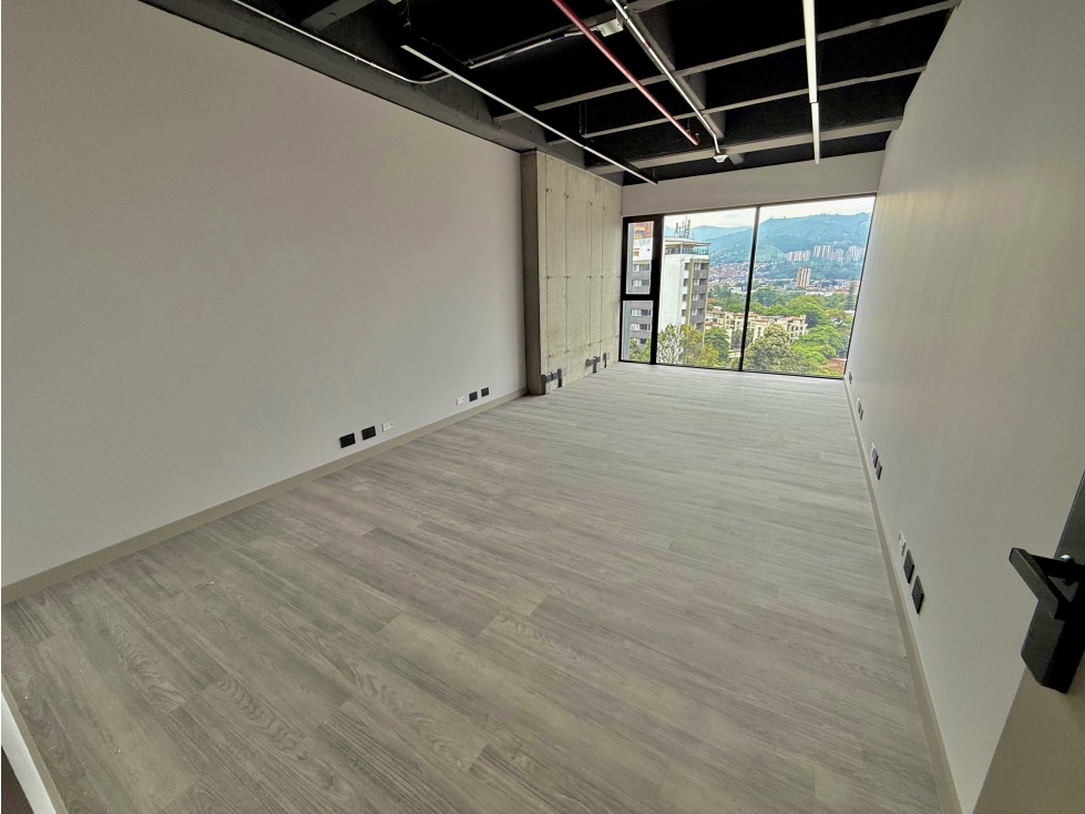 VENTA I ESPECTACULAR OFICINA PARA ESTRENAR EN EL POBLADO
