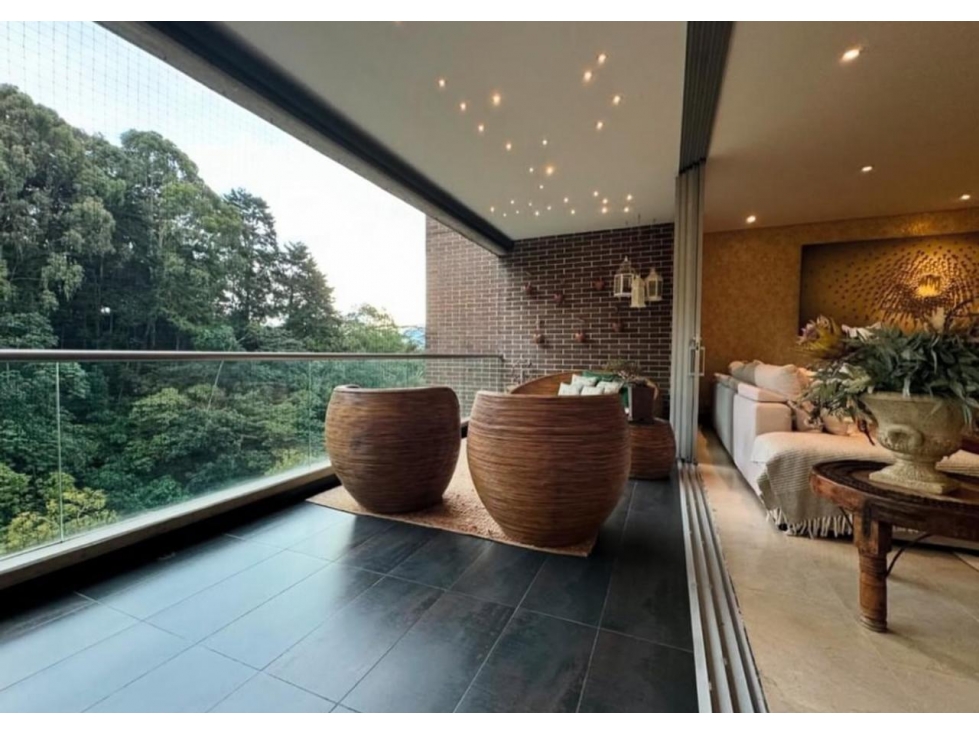 APARTAMENTO CON VISTA VERDE EN POBLADO PARTE ALTA! — foto 2