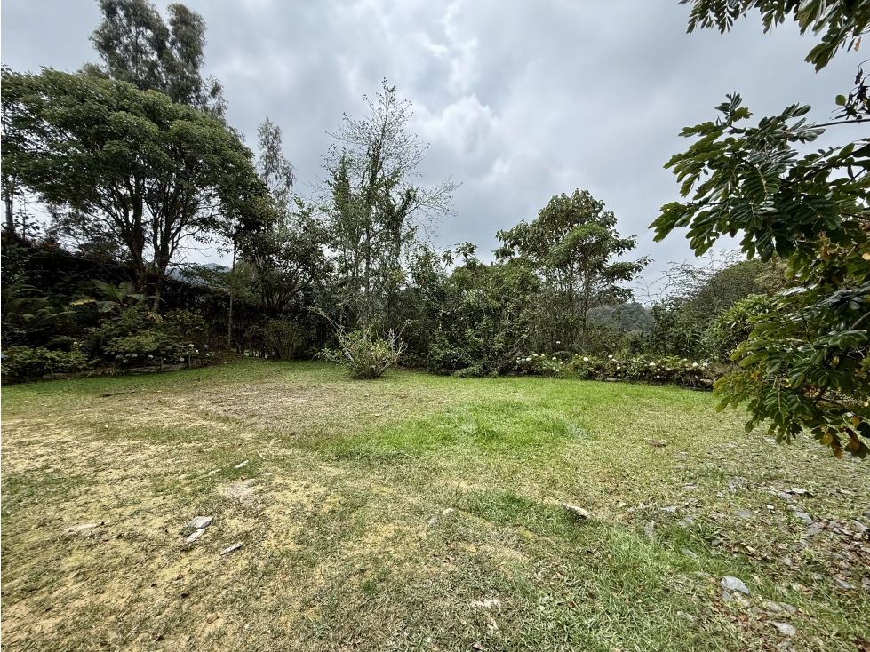 LOTE EN EXCLUSIVA PARCELACION EN EL ALTO DE LAS PALMAS — foto 2
