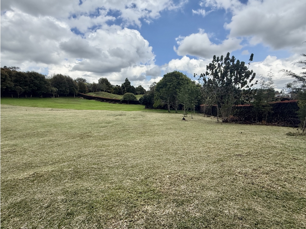 HERMOSO LOTE EN EXCLUSIVA PARCELACION EN EL ALTO DE LAS PALMAS! — foto 3