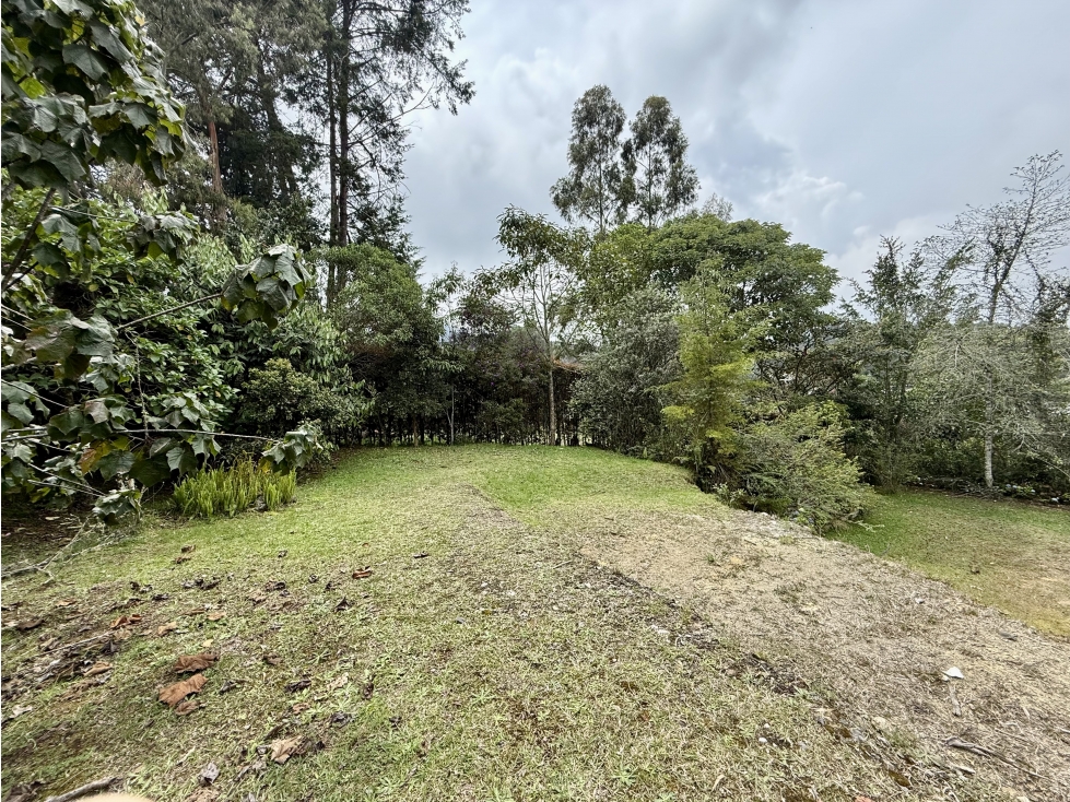 LOTE EN EXCLUSIVA PARCELACION EN EL ALTO DE LAS PALMAS — foto 3