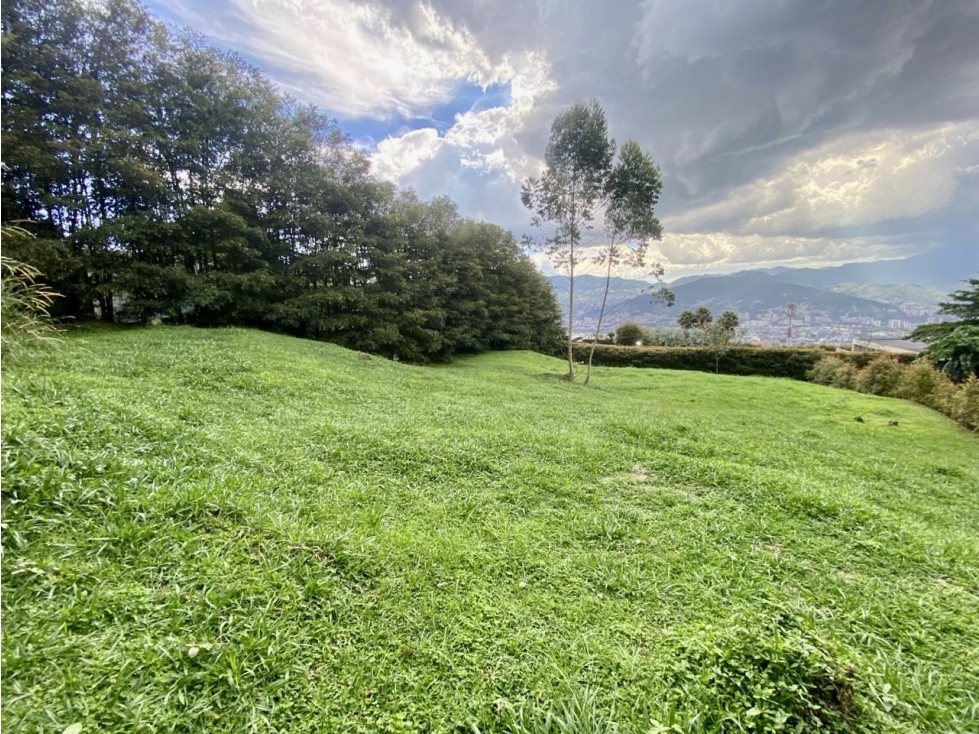 LOTE EN EXCLUSIVA PARCELACION CON VISTA A LA CIUDAD ! — foto 3