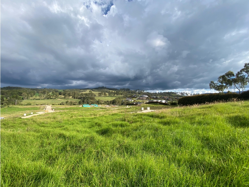 HERMOSO LOTE EN UNIDAD CERRADA EN EL ALTO!! — foto 2