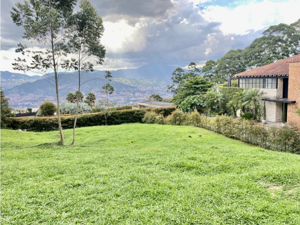 LOTE EN EXCLUSIVA PARCELACION CON VISTA A LA CIUDAD ! — foto 5