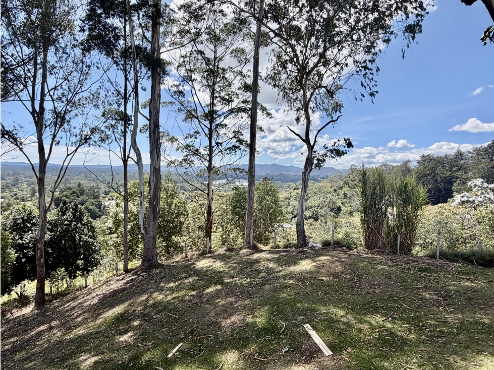 LOTE CON HERMOSA VISTA EN EL TABLAZO!
