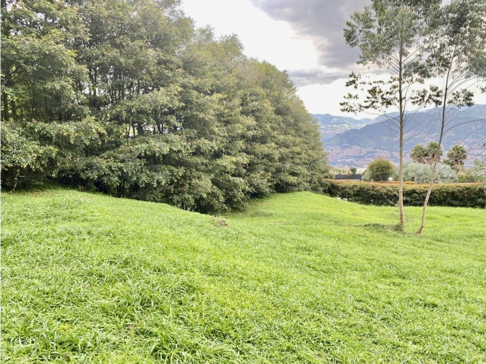 LOTE EN EXCLUSIVA PARCELACION CON VISTA A LA CIUDAD ! — foto 6