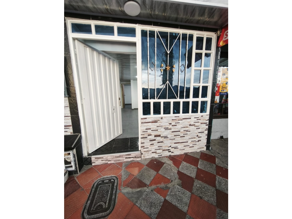 SE ARRIENDA PARTAMENTO PRIMER PISO UBICADO EN ZARAZOTA