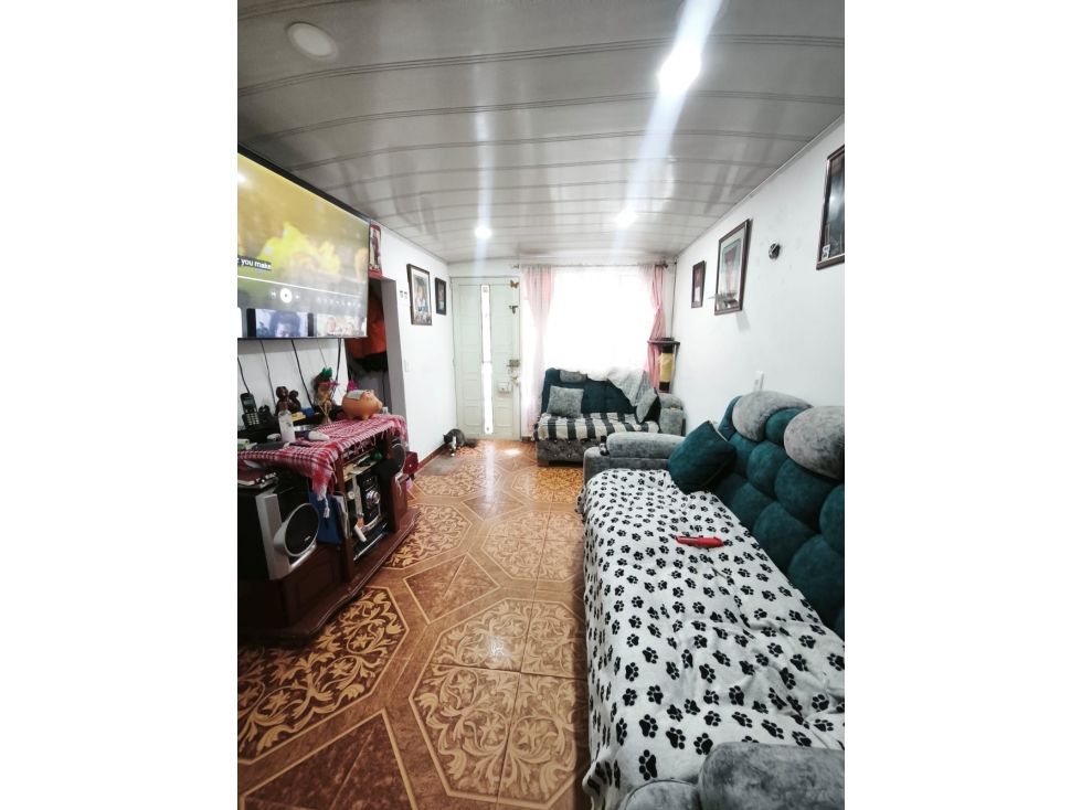 SE VENDE APARTAMENTO BIFAMILIAR UBICADO EN LA AURORA — foto 3