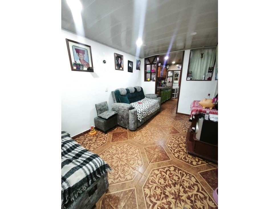 SE VENDE APARTAMENTO BIFAMILIAR UBICADO EN LA AURORA — foto 2