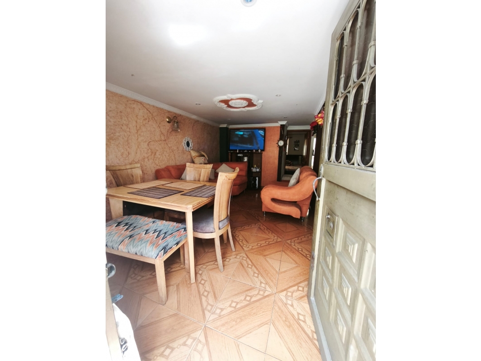 SE VENDE CASA AMPLIA UBICADA EN ZARAZOTA — foto 2