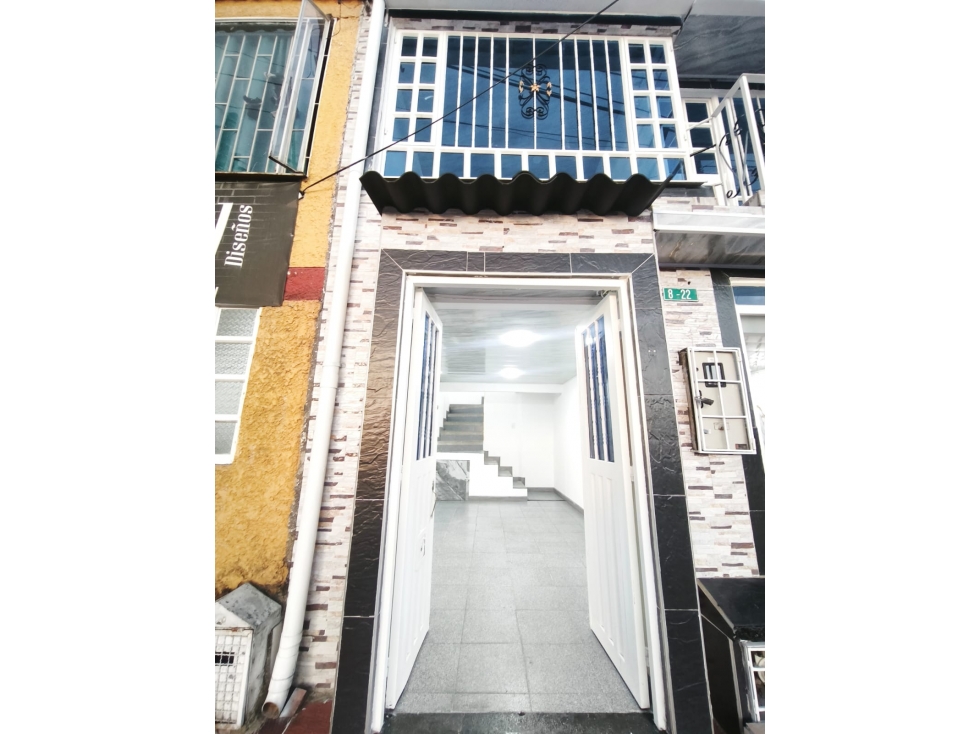 SE ARRIENDA APARTAMENTO SEGUNDO PISO UBICADO EN ZARAZOTA