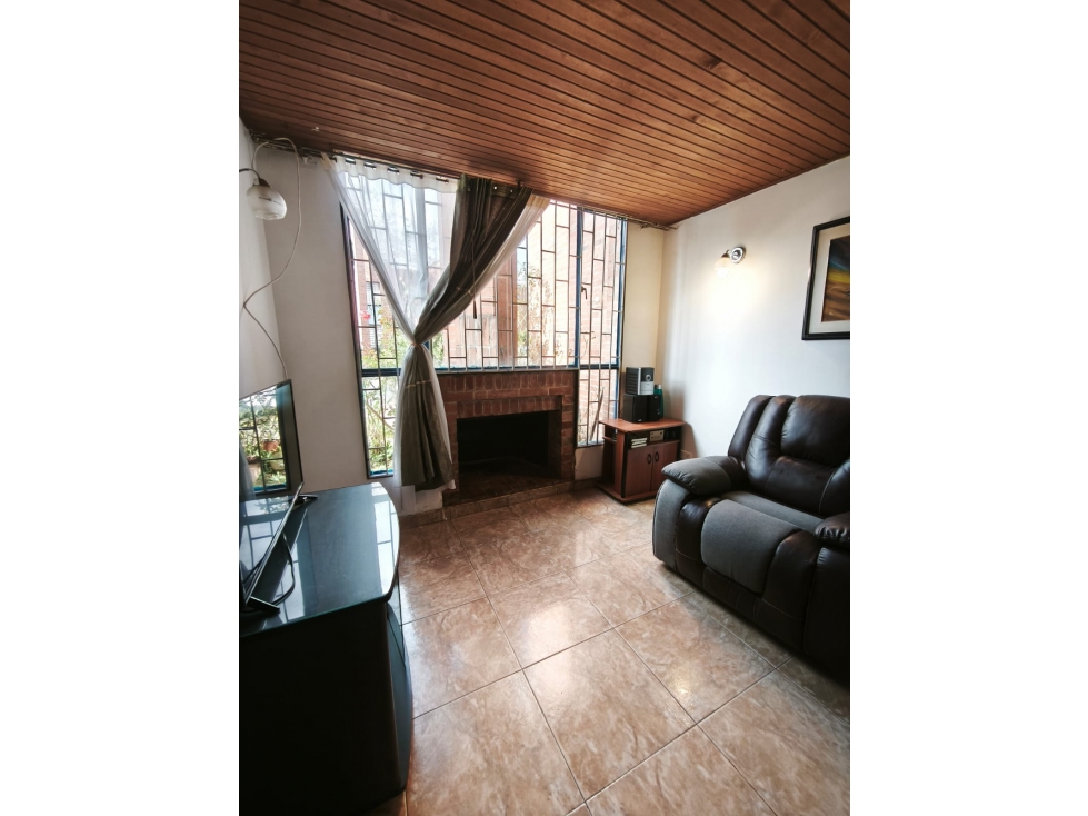 SE ARRIENDA CASA UBICADA EN AGRUPACIÓN DE VIVIENDA EL REDIL — foto 4