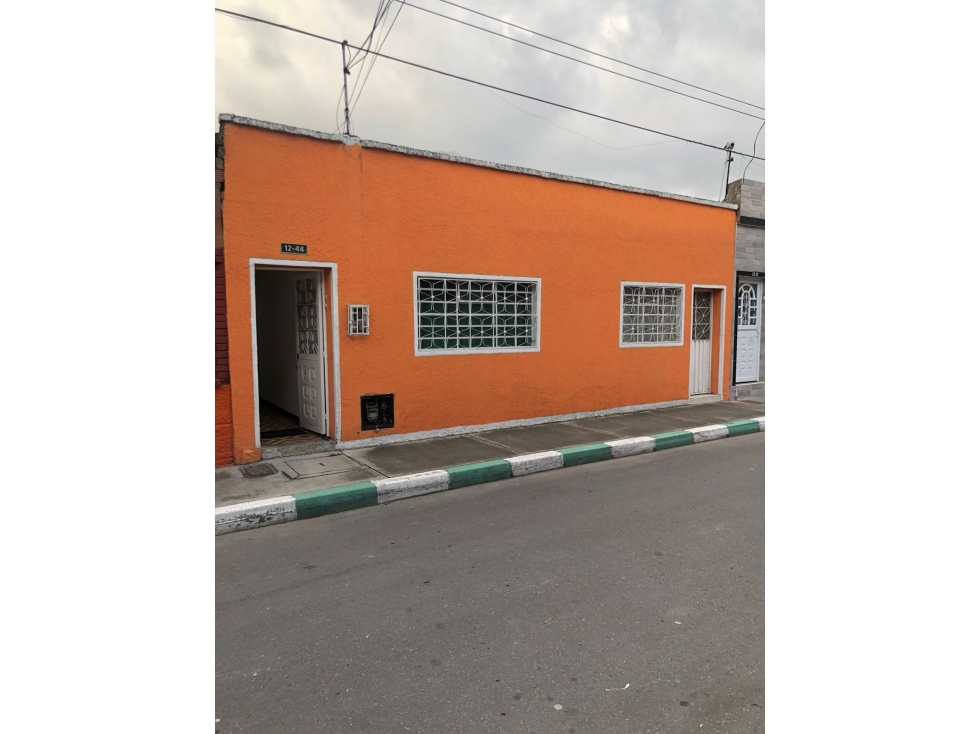 SE VENDE CASA UBICADA EN EL BARRIO TUNJUELITO