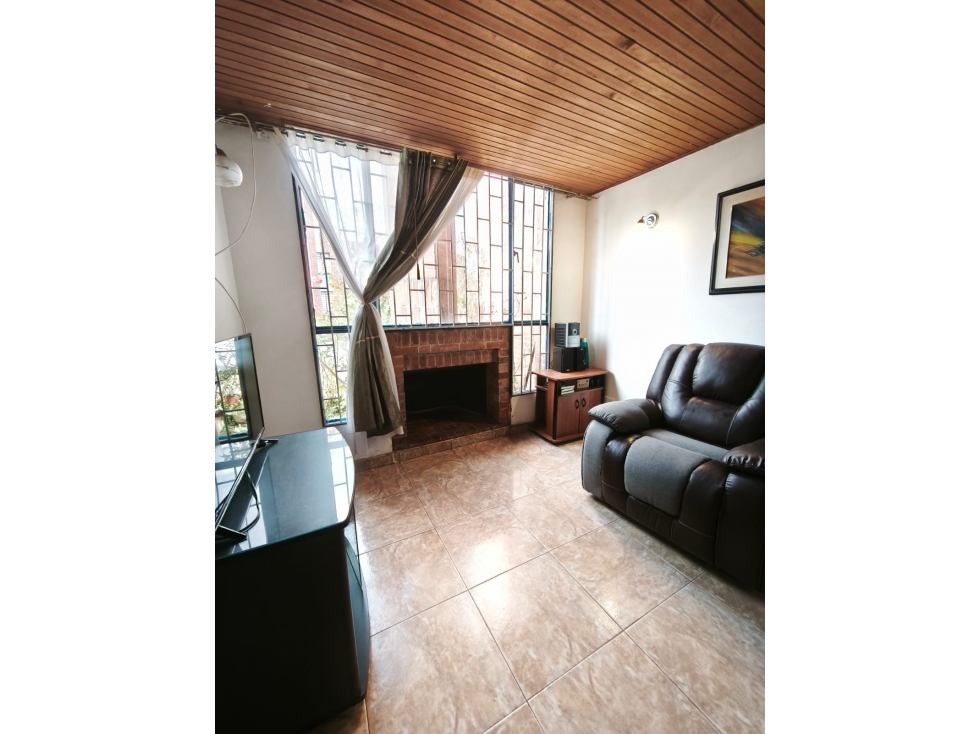 SE VENDE CASA EN AGRUPACIÓN VIVIENDA EL REDIL — foto 4