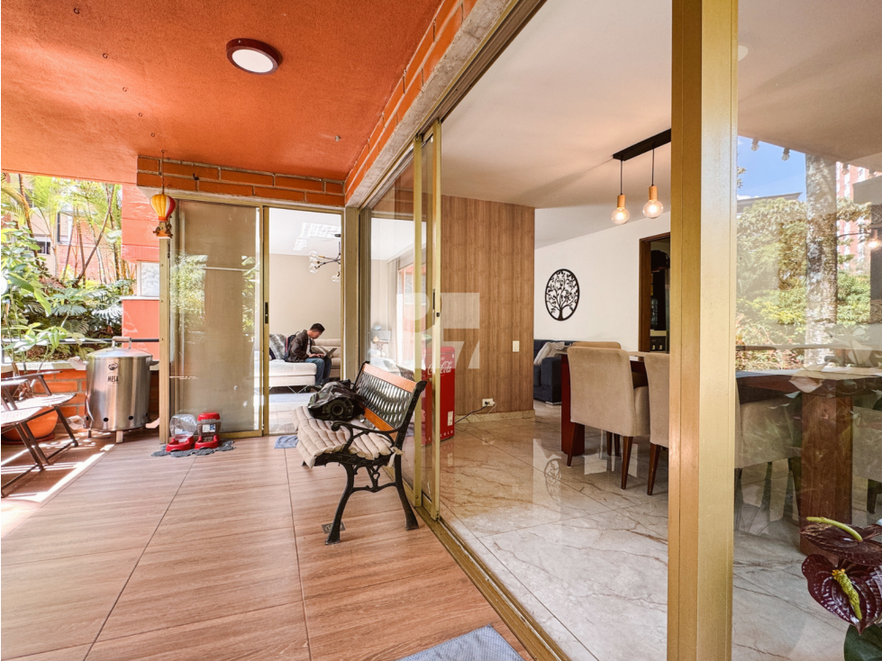 Apartamento en venta en El Poblado en la Milla de Oro de 201 mts — foto 6
