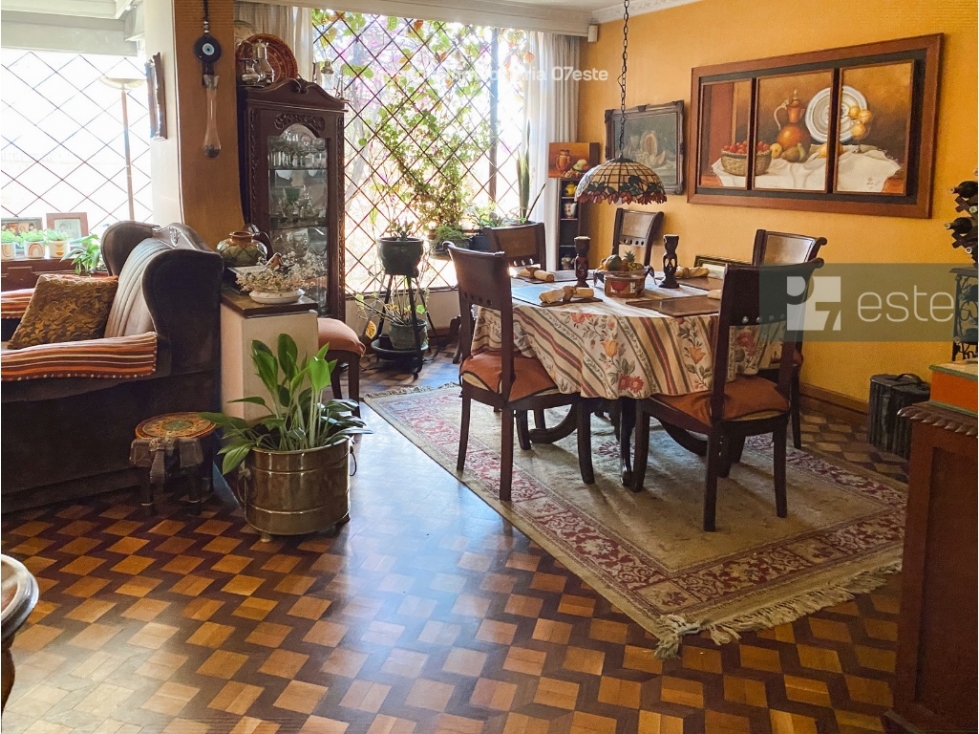 Casa 4 niveles con terraza y opción de remodelar en Niza, Bogotá