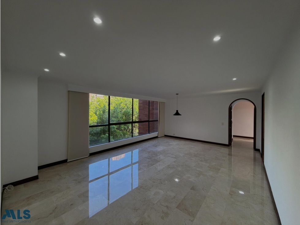 EL POBLADO | Apartamento con excelente ubicacion en Los Balsos