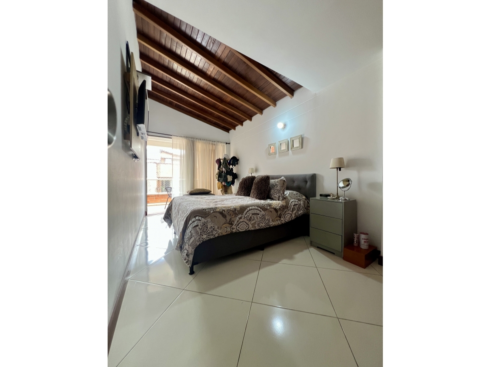 ENVIGADO | Apartamento tipo dúplex con terraza privada