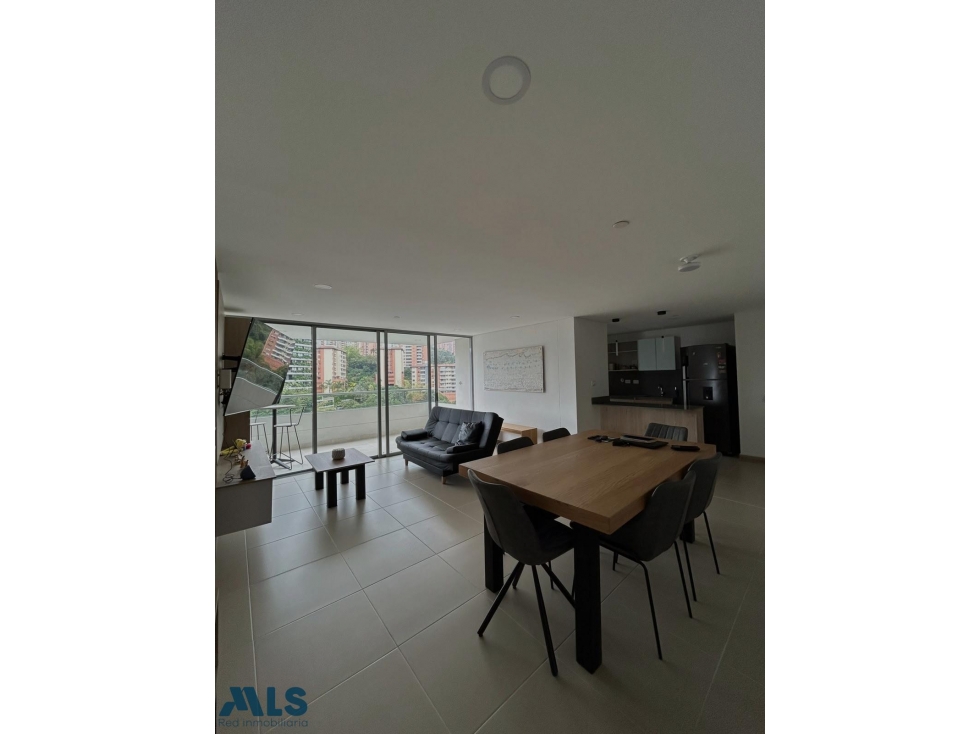 ENVIGADO | Apartamento seminuevo con excelente vista y sin poniente - 1