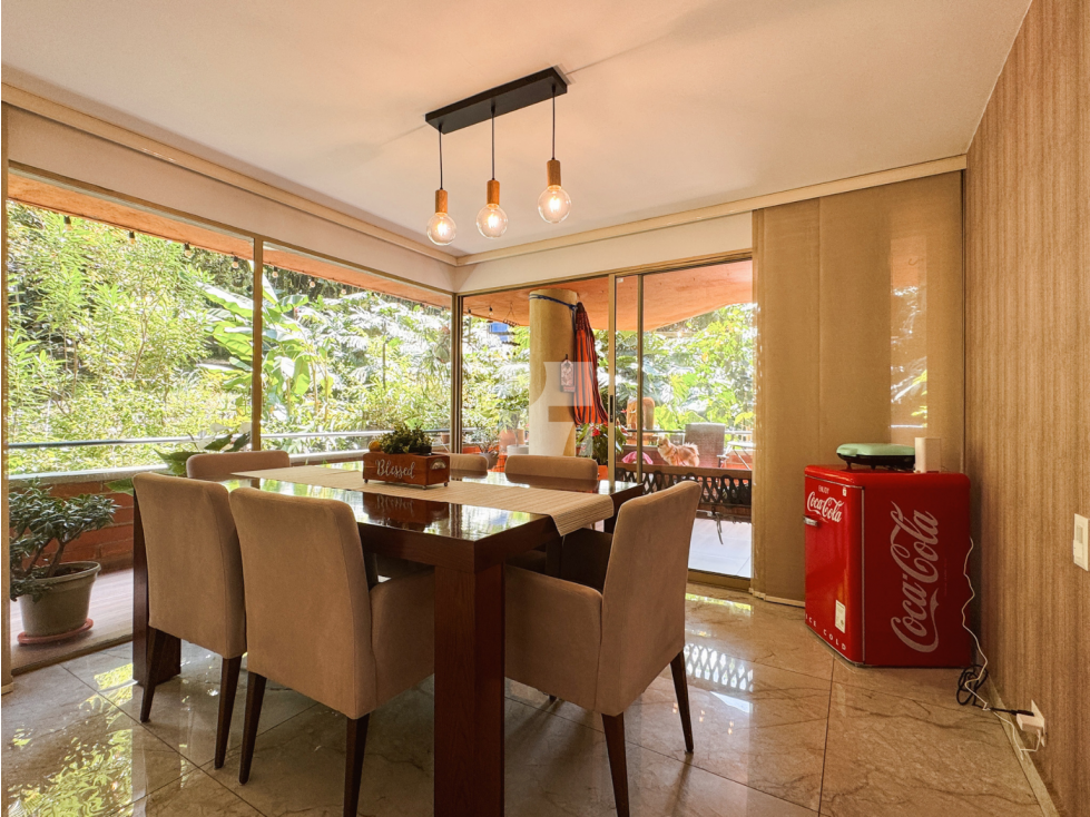 Apartamento en venta en El Poblado en la Milla de Oro de 201 mts — foto 4