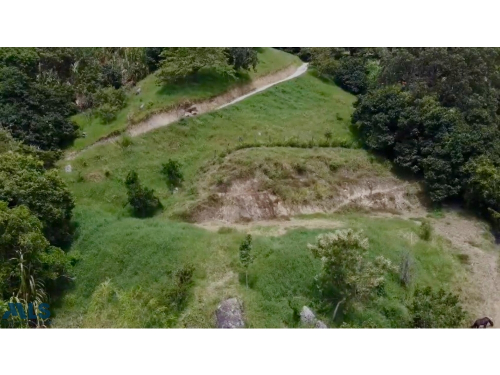 GIRARDOTA l Venta de lotes cerca del parque principal — foto 2
