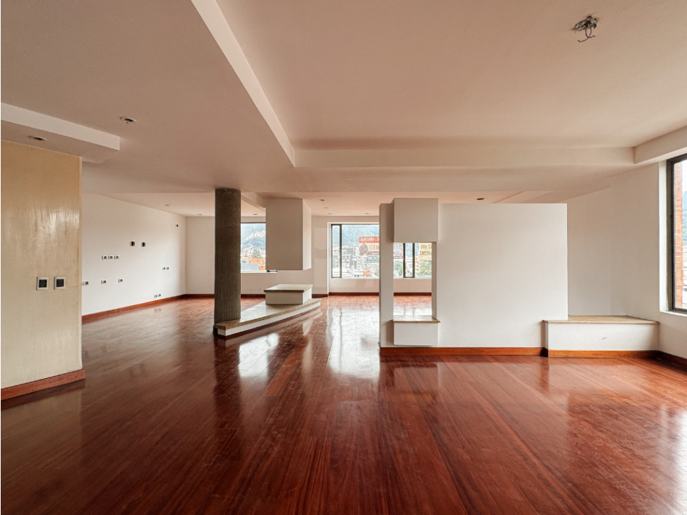PENTHOUSE SANTA BARBARA 320 M CON 42 M2 TERRAZA Y SAUNA PRIVADO
