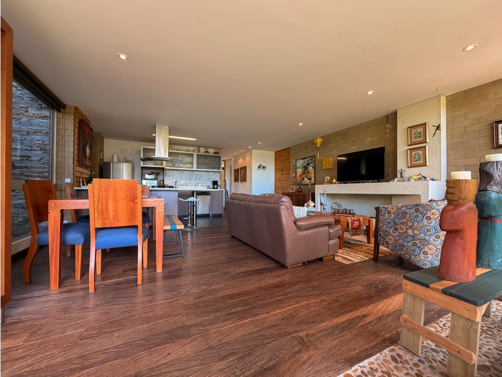 VENTA | Apto El Retiro, sector Fizebad | 170 m², terraza y jardín
