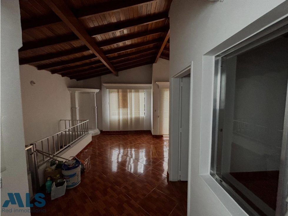 ENVIGADO l Venta de propiedad de 2 niveles — foto 3