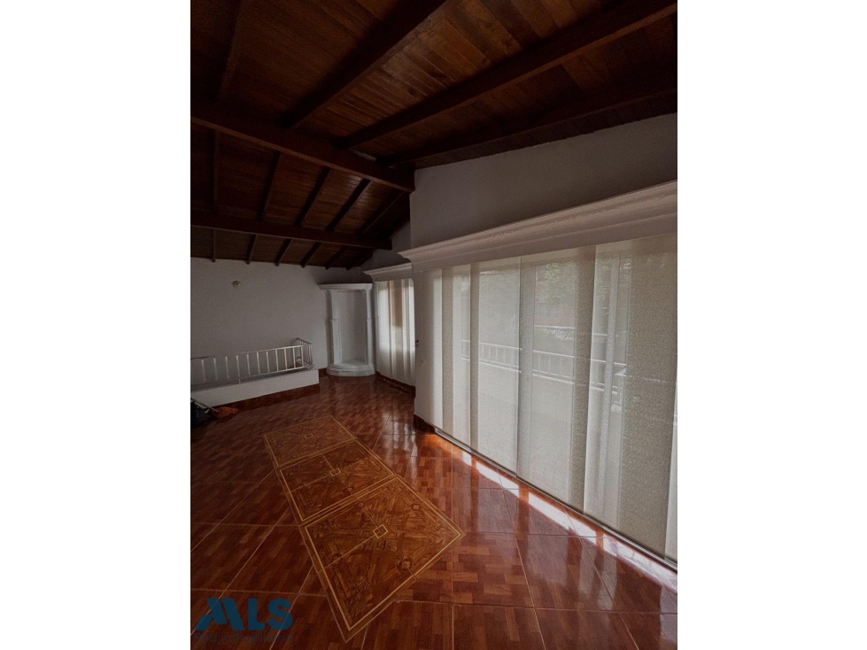 ENVIGADO l Venta de propiedad de 2 niveles — foto 4