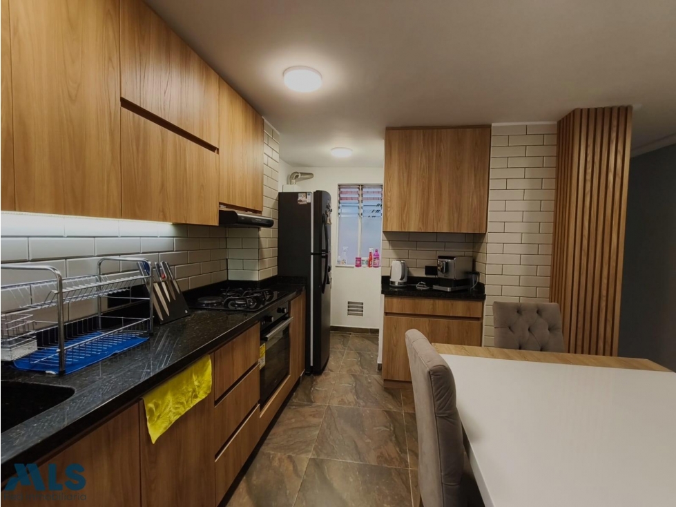 CONQUISTADORES l Venta de inmueble iluminado y moderno — foto 4
