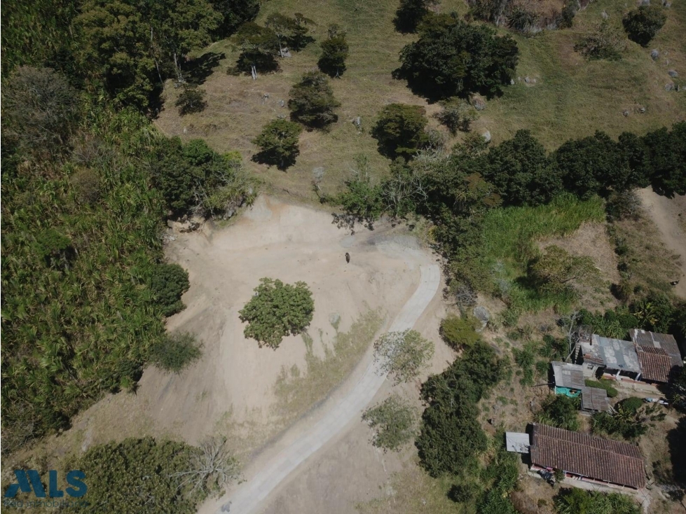 GIRARDOTA l Lotes con explaneación a 5 min del parque principal — foto 4