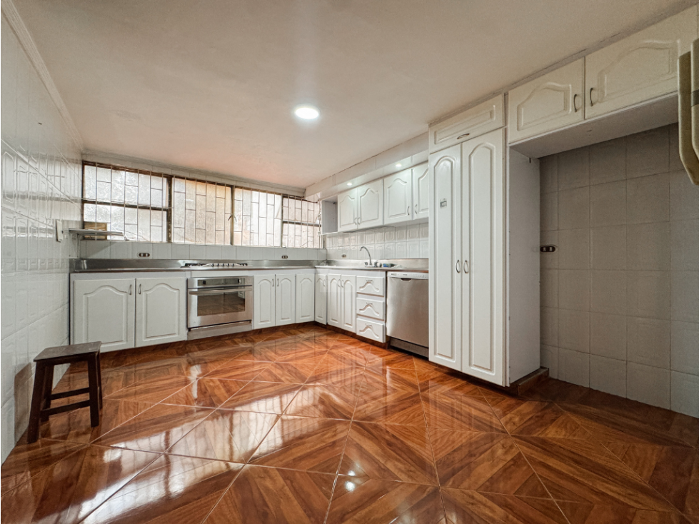 CASA CHAPINERO ALTO 281 M2 REMODELADO CON AMPLIO JARDÍN — foto 5