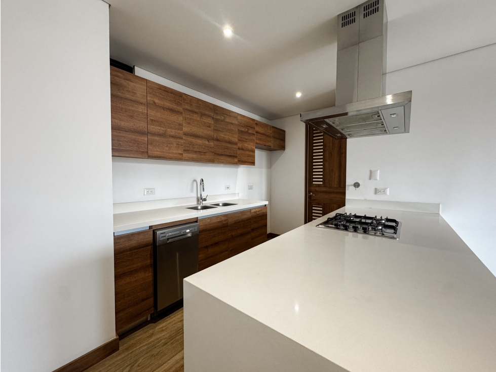 VENTA | Apartamento 88 m2 en Ciudad del Rio, Poblado — foto 2