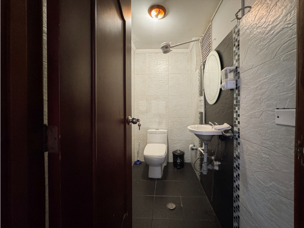 CASA CHAPINERO ALTO 281 M2 REMODELADO CON AMPLIO JARDÍN — foto 6