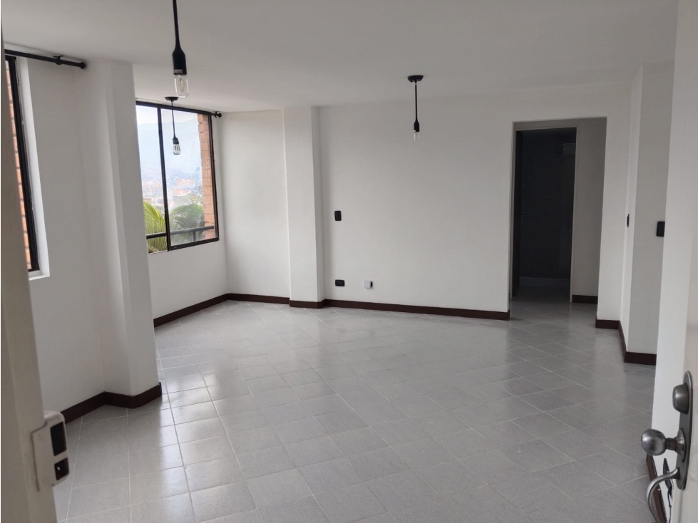 VENDO APARTAMENTO EN EL POBLADO LAS PALMAS, MEDELLÍN