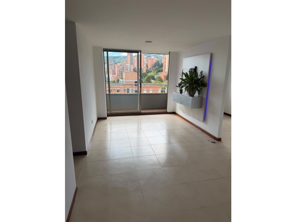 EN VENTA APARTAMENTO TRANSVERSAL INFERIOR, EL POBLADO, MEDELLIN