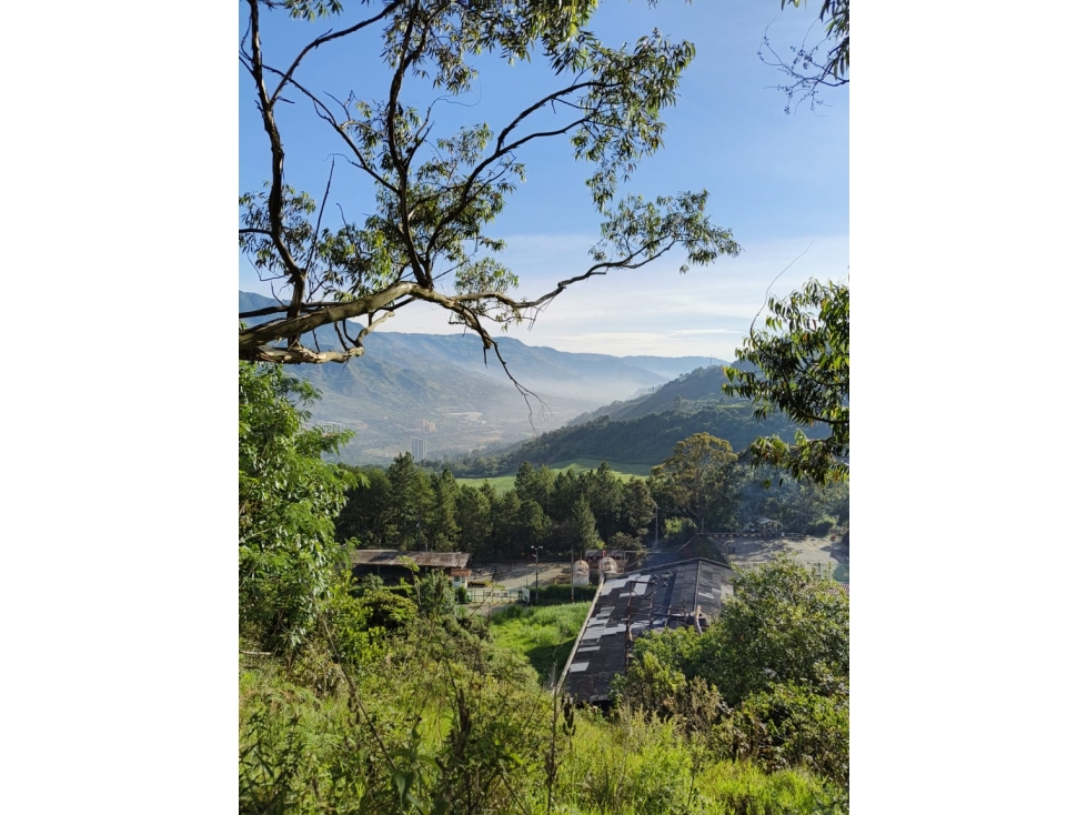 SE VENDE LOTE INDUSTRIAL, AUTOPISTA MED-BOG ANTES DEL PEAJE — foto 2