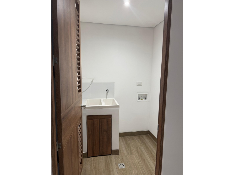 [BV] EN VENTA APARTAESTUDIO MODERNO EN CIUDAD DEL RÍO, MEDELLÍN — foto 4