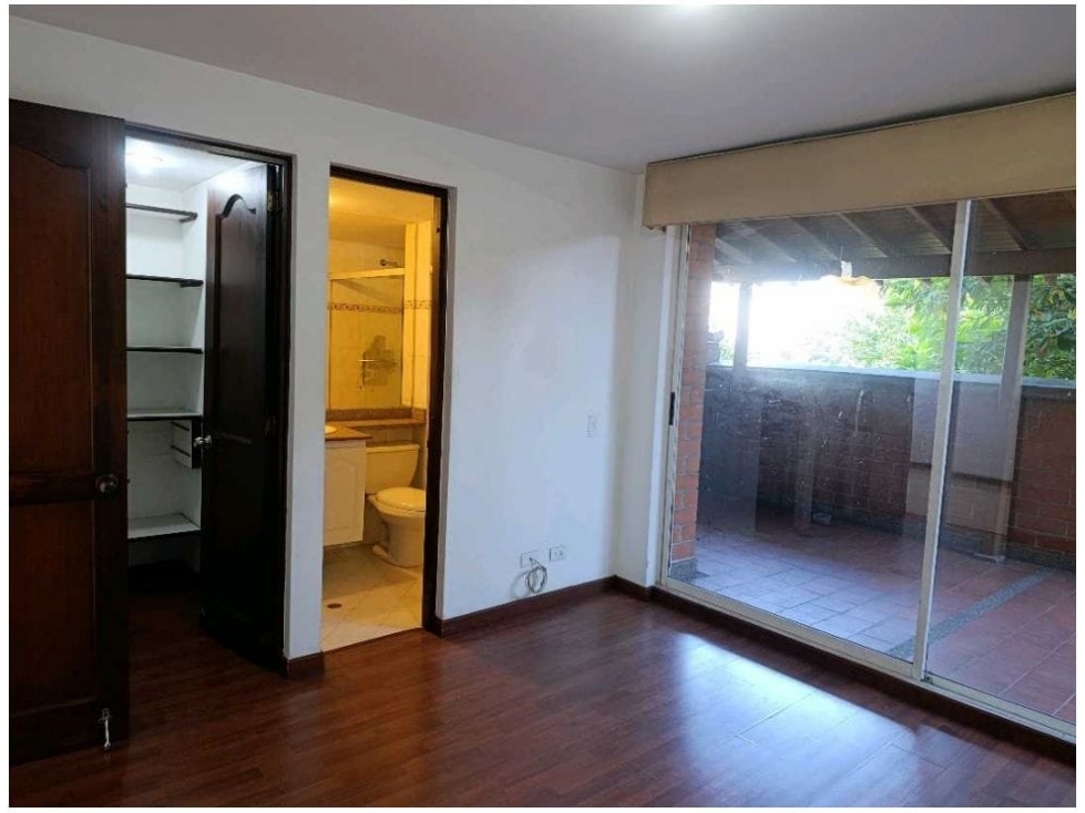 [YV] APARTAMENTO PARA REMODELAR SECTOR PATIO BONITO, EL POBLADO — foto 4