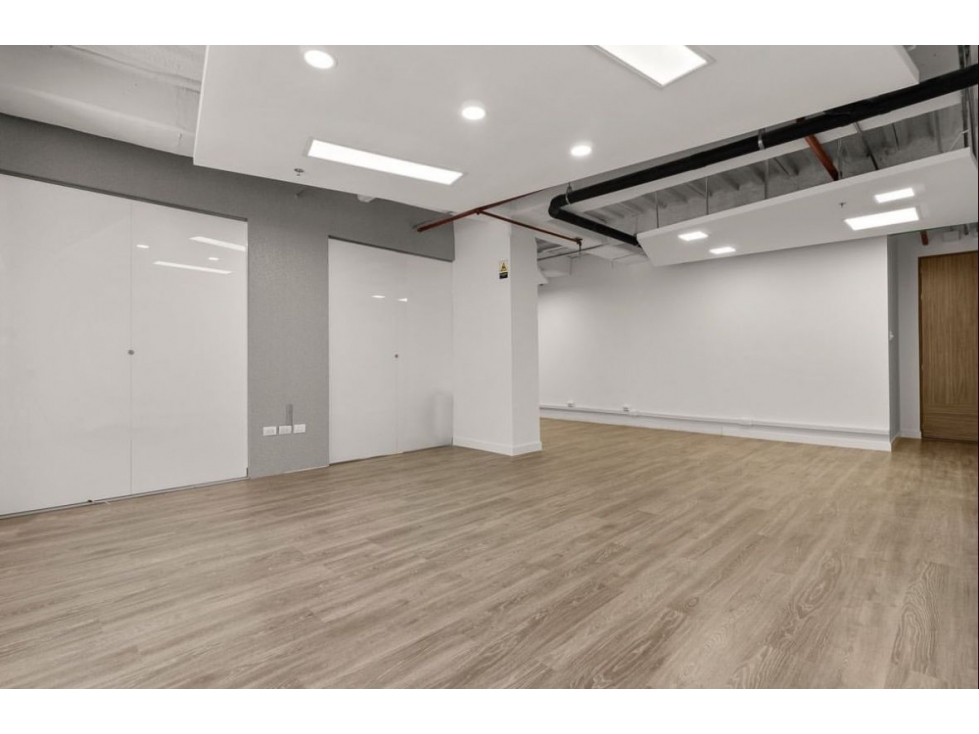 Venta o arriendo de oficina ubicada en el Edificio triple A - 3