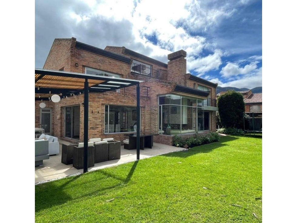 Arriendo casa en San Simon